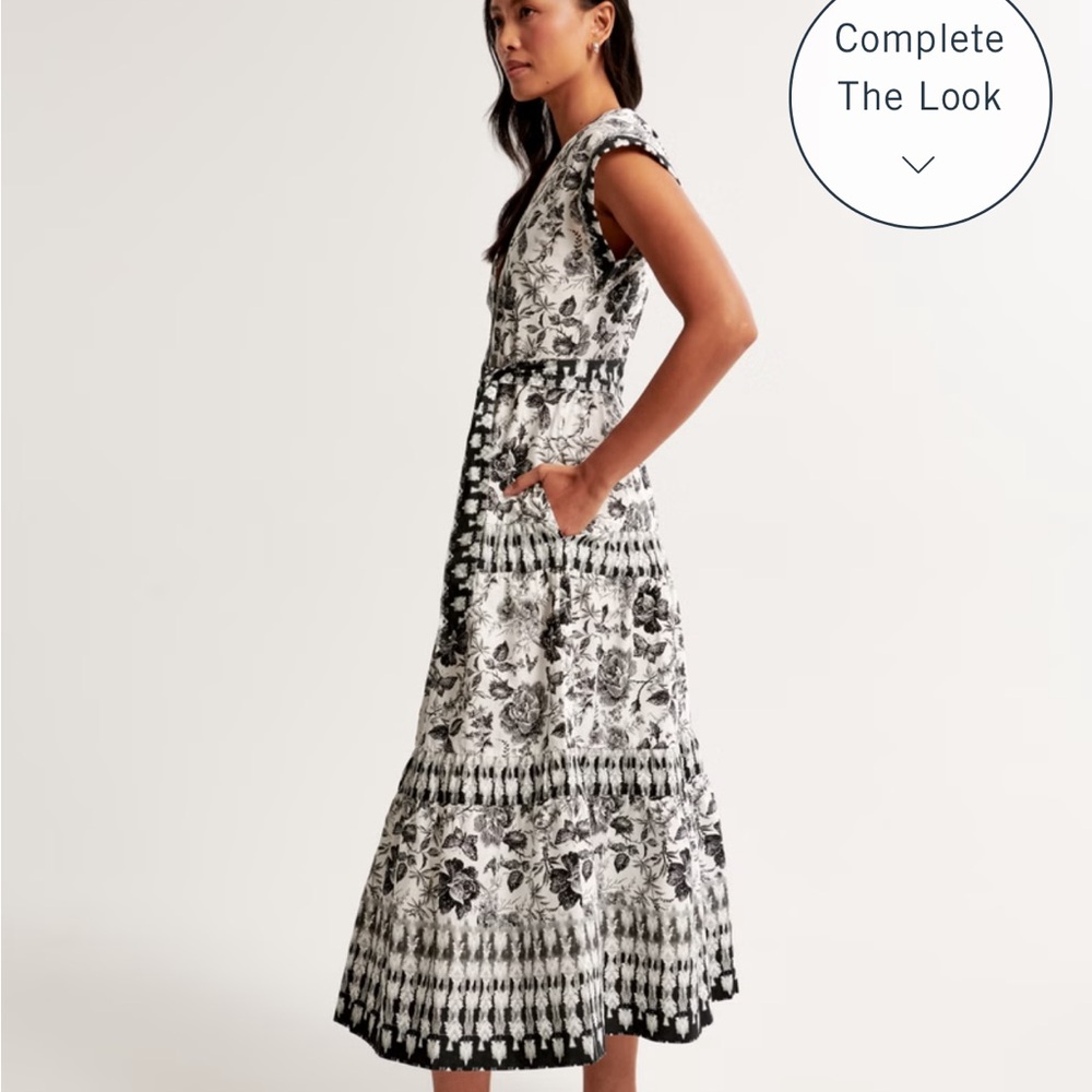 Abercrombie & Fitch Black and White Floral Maxi Dress